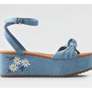 American Eagle Outfitters Blue Floral Platform Sandals